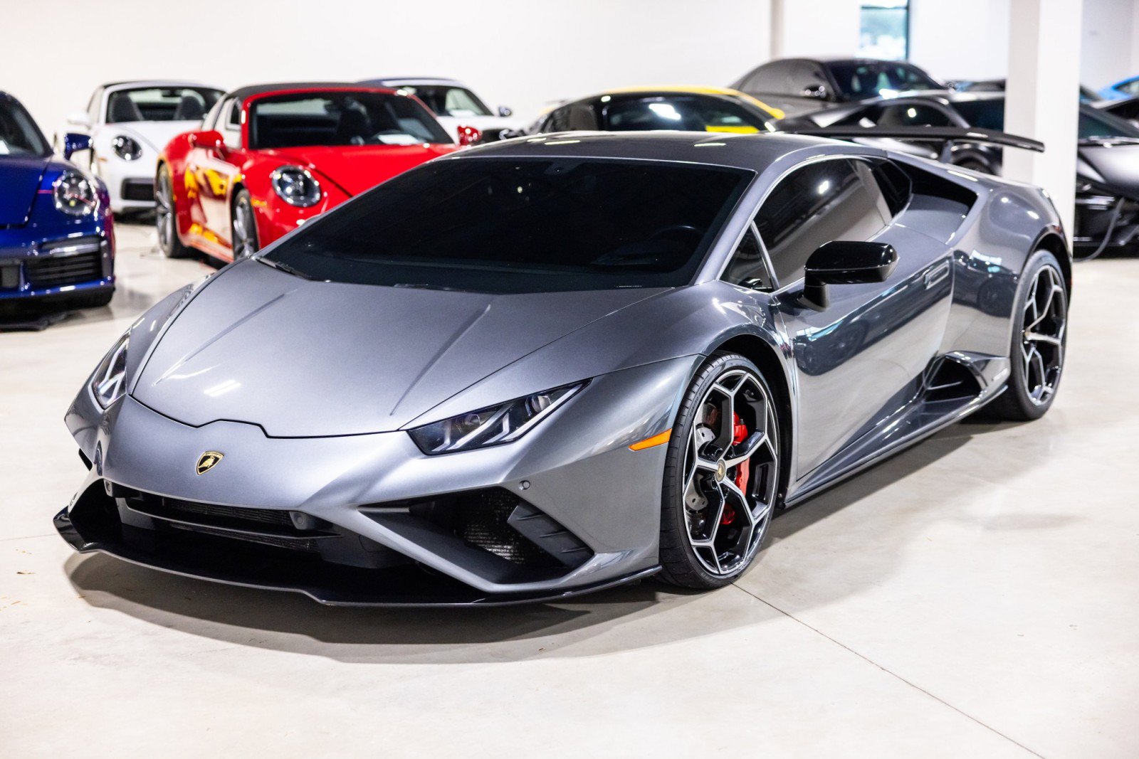Used 2021 Lamborghini Huracan EVO RWD image 12