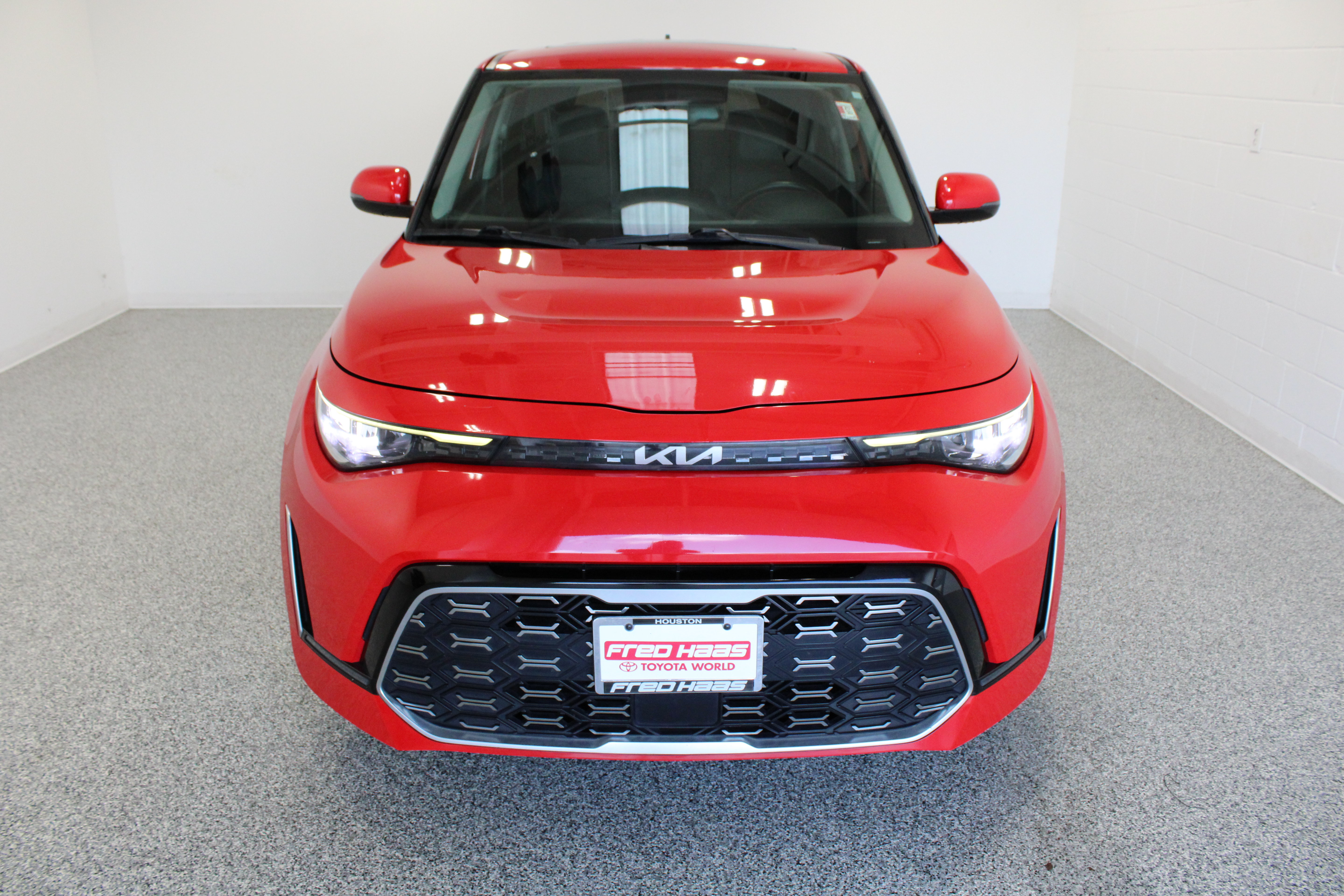Used 2023 Kia Soul GT-Line w/ GT-Line Technology Package FWD image 3