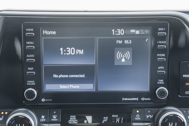 Used 2022 Toyota Highlander XLE image 27