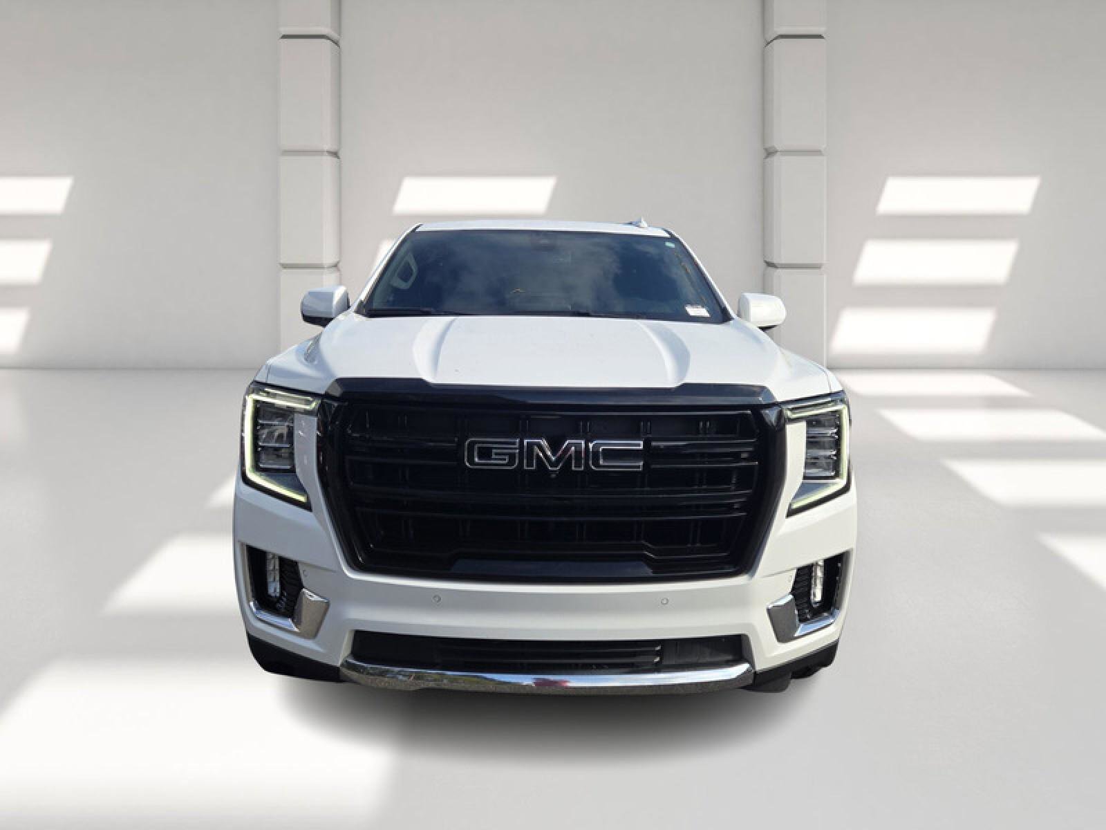 Used 2021 GMC Yukon XL SLT w/ SLT Premium Package image 2