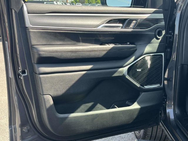 New 2026 Jeep Grand Wagoneer Limited AWD/4WD image 12