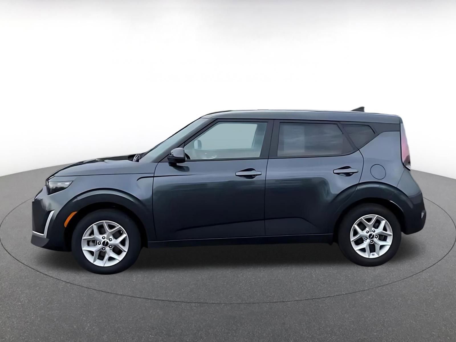 Used 2025 Kia Soul LX w/ LX Technology Package image 9