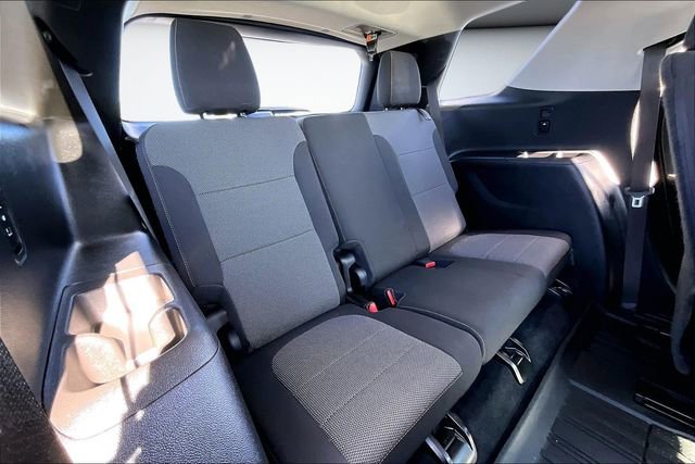 Used 2021 Chevrolet Traverse LT image 26