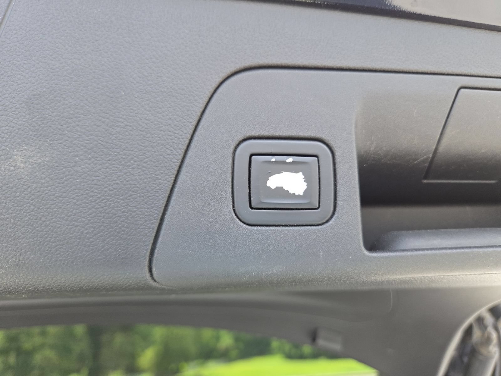 Used 2021 Buick Envision Essence FWD image 20
