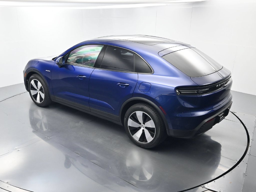 Certified 2026 Porsche Macan 4 Electric w/ Premium Package AWD/4WD image 38