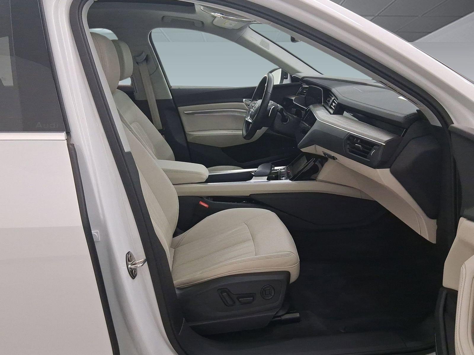 Certified 2024 Audi Q8 e-tron Premium Plus w/ Premium Plus Package image 35