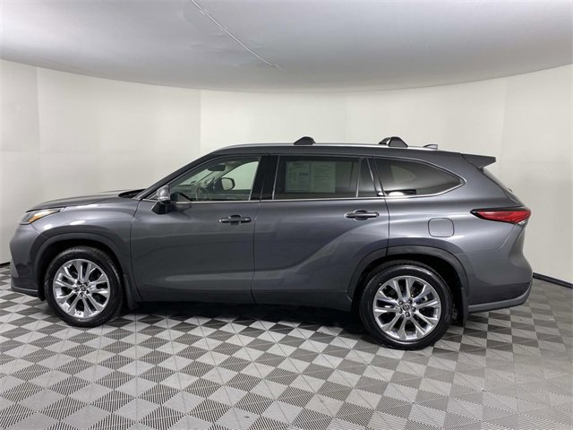 Used 2023 Toyota Highlander Limited image 5
