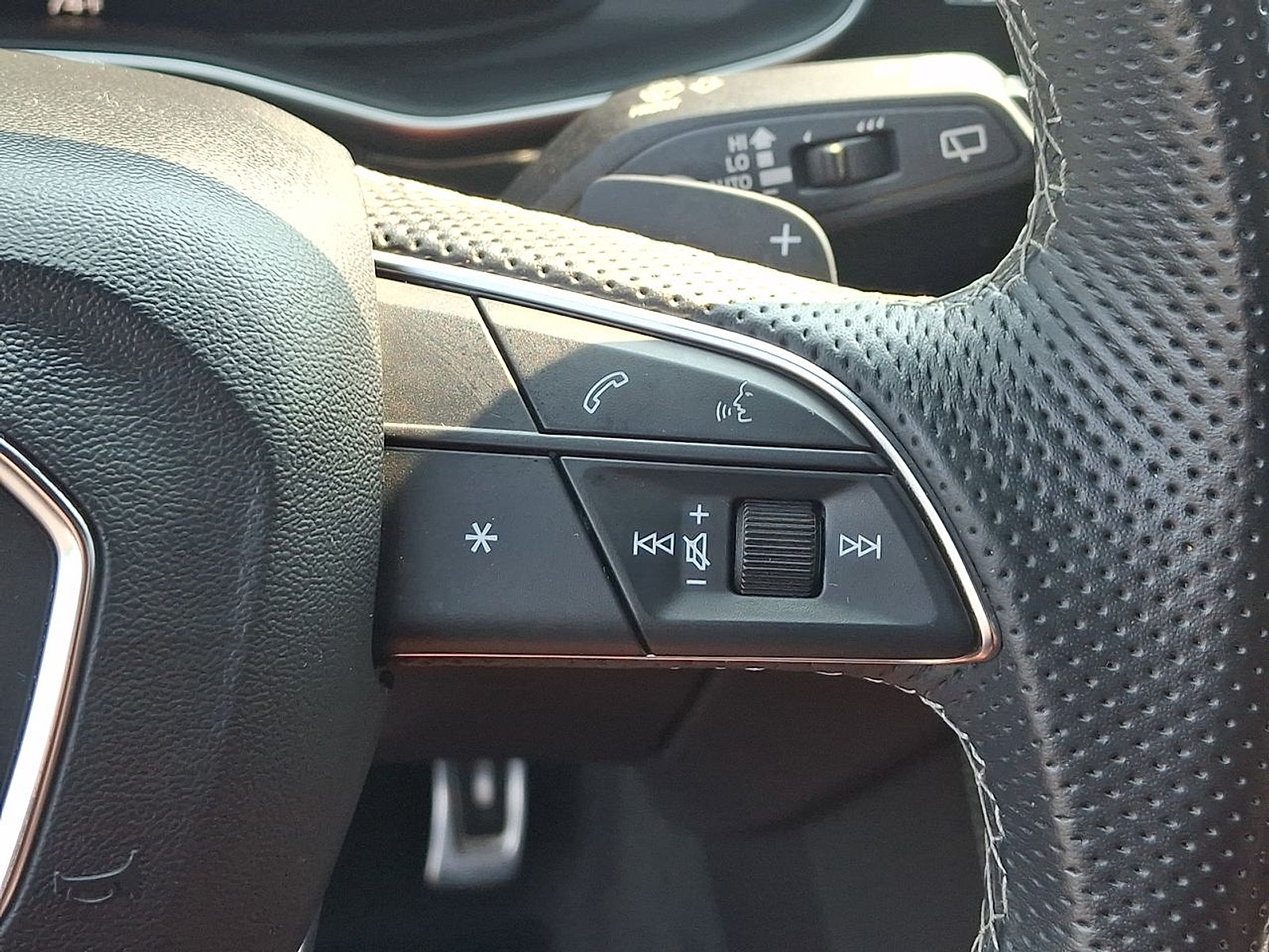 Used 2022 Audi SQ8 Premium Plus AWD/4WD image 18