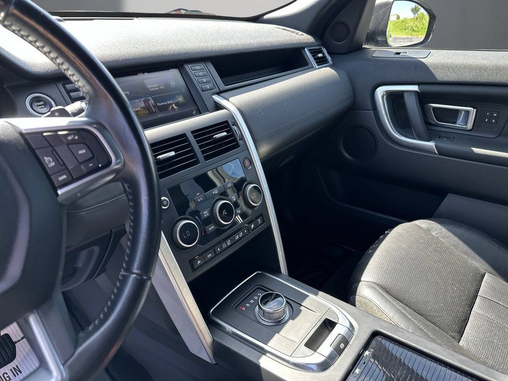 Used 2016 Land Rover Discovery Sport HSE AWD/4WD image 17