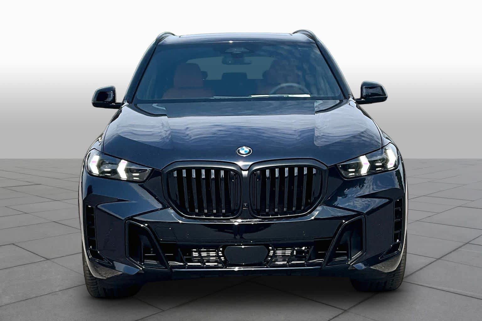 New 2026 BMW X5 xDrive40i w/ M Sport Package AWD/4WD image 3
