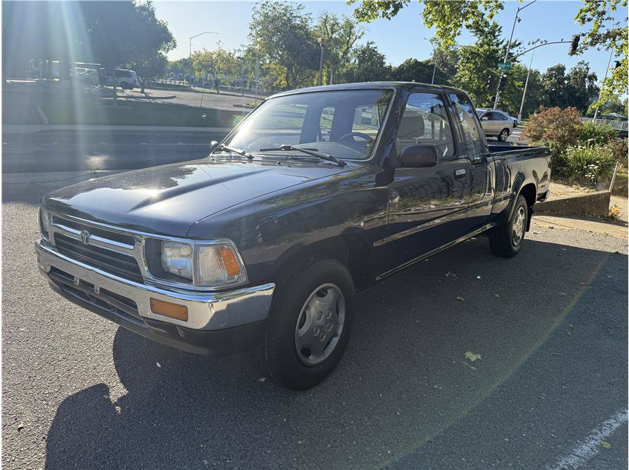 Used 1994 Toyota Pickup DX RWD image 3