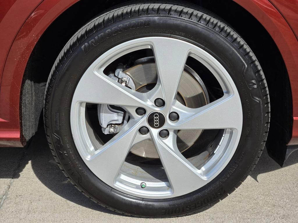 Certified 2025 Audi Q5 Prestige image 16