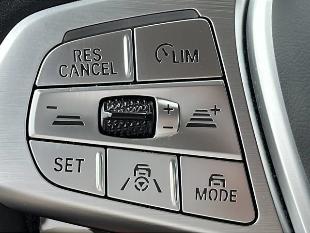 Used 2020 BMW X7 xDrive40i w/ Premium Package AWD/4WD image 28