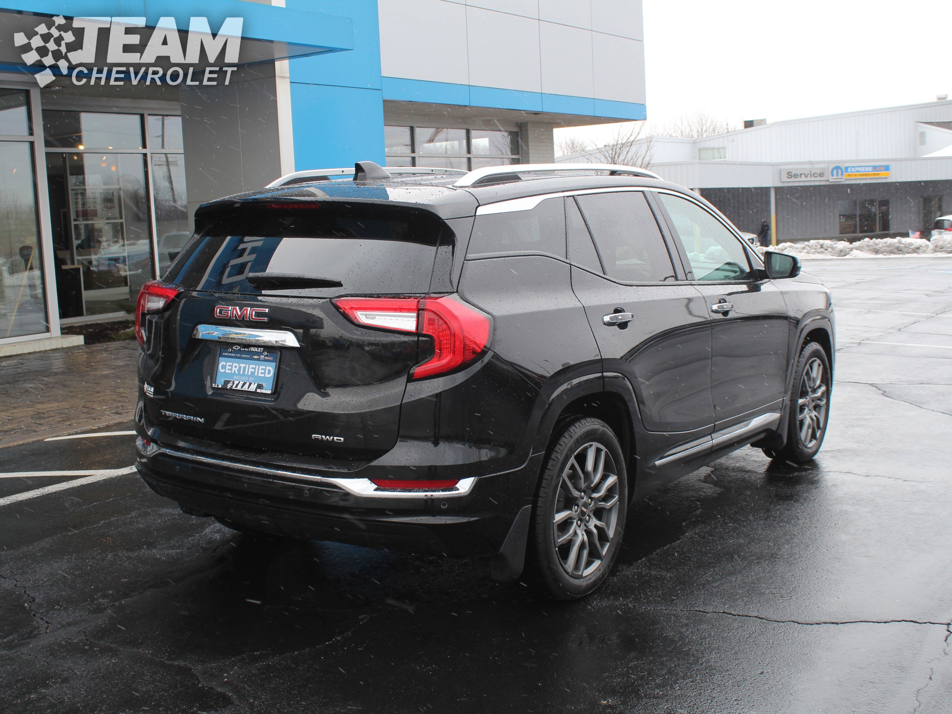 Certified 2024 GMC Terrain Denali w/ Black Diamond Edition image 4