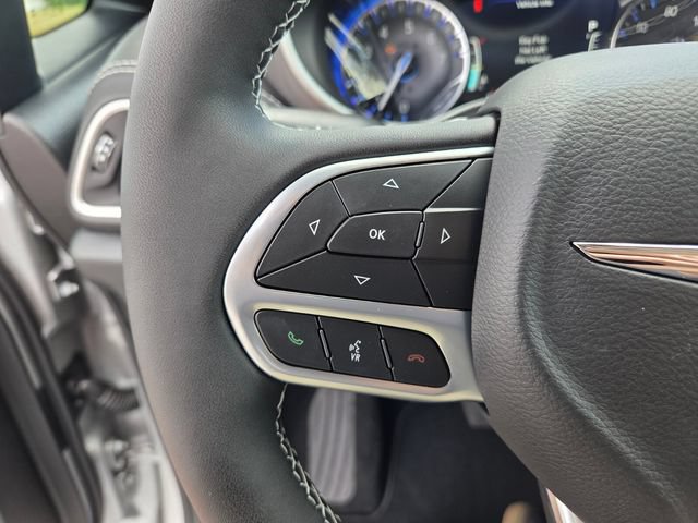 New 2026 Chrysler Pacifica Select FWD image 25