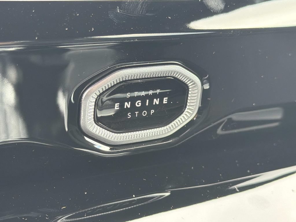 New 2026 Jeep Grand Cherokee Summit w/ Obsidian Package AWD/4WD image 7