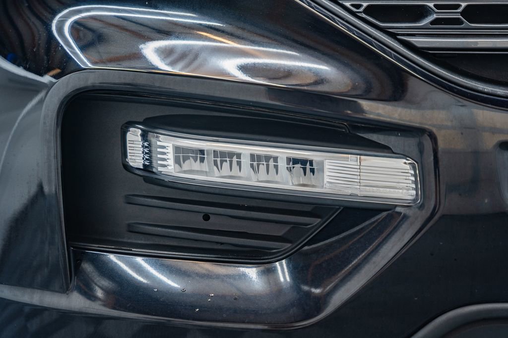 Certified 2021 Ford Explorer XLT w/ Equipment Group 202A image 15