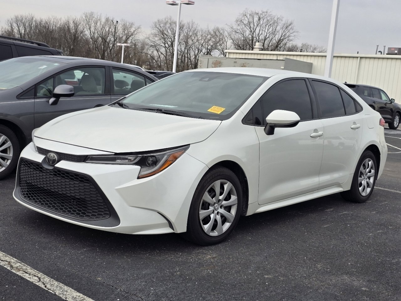 Used 2020 Toyota Corolla LE image 3