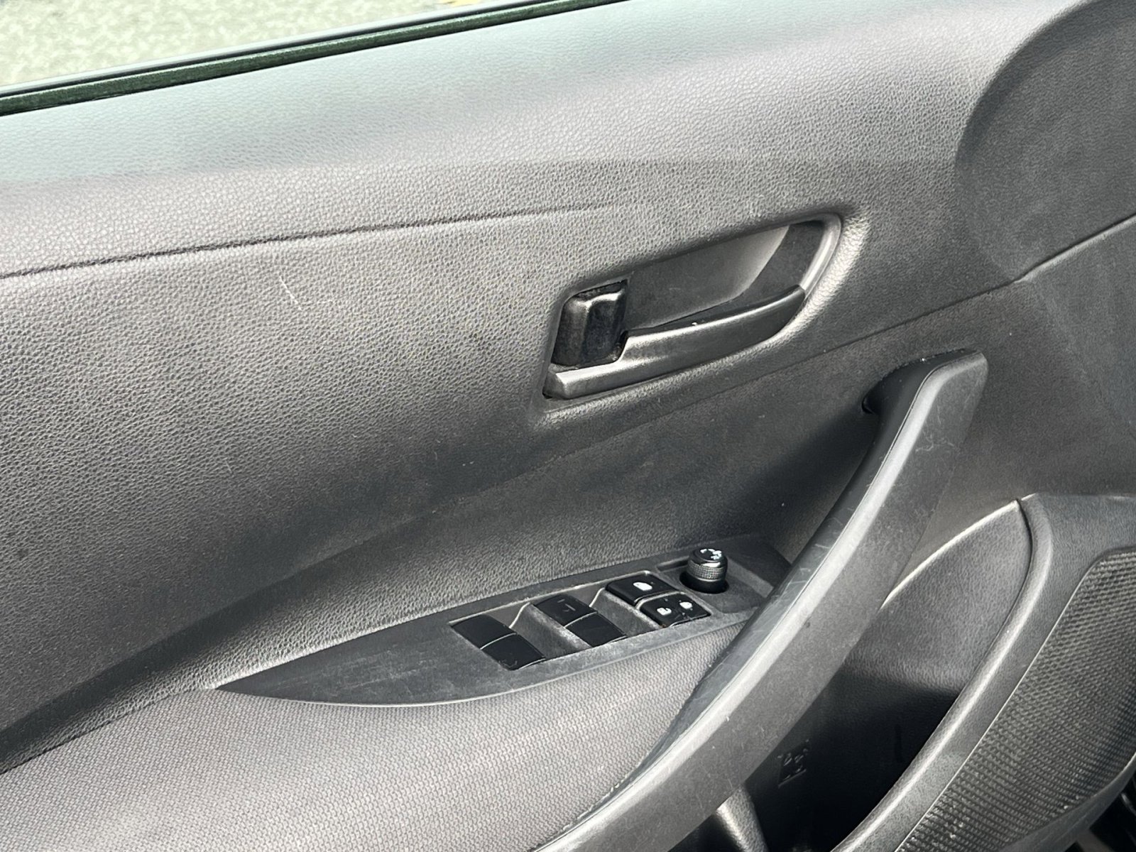 Used 2024 Toyota Corolla LE image 15