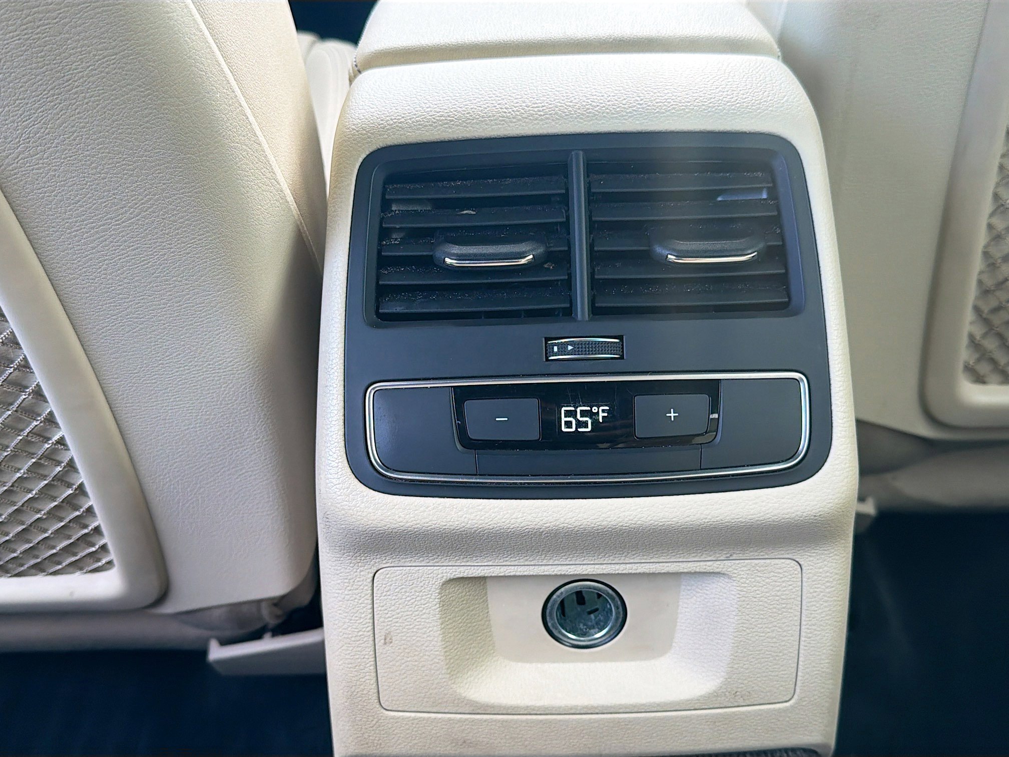 Used 2021 Audi A4 2.0T Premium w/ Convenience Package image 19