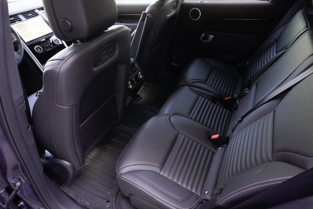 New 2026 Land Rover Discovery S AWD/4WD image 29