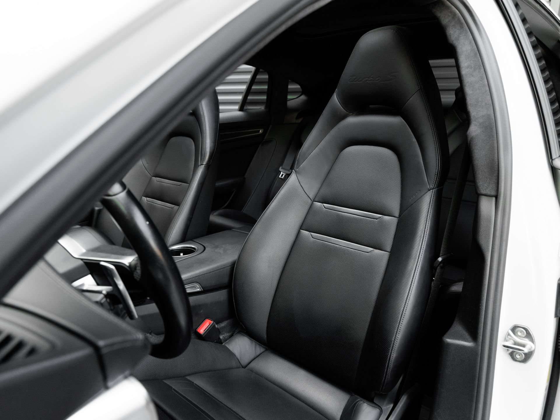 Certified 2018 Porsche Panamera Turbo S AWD/4WD image 5