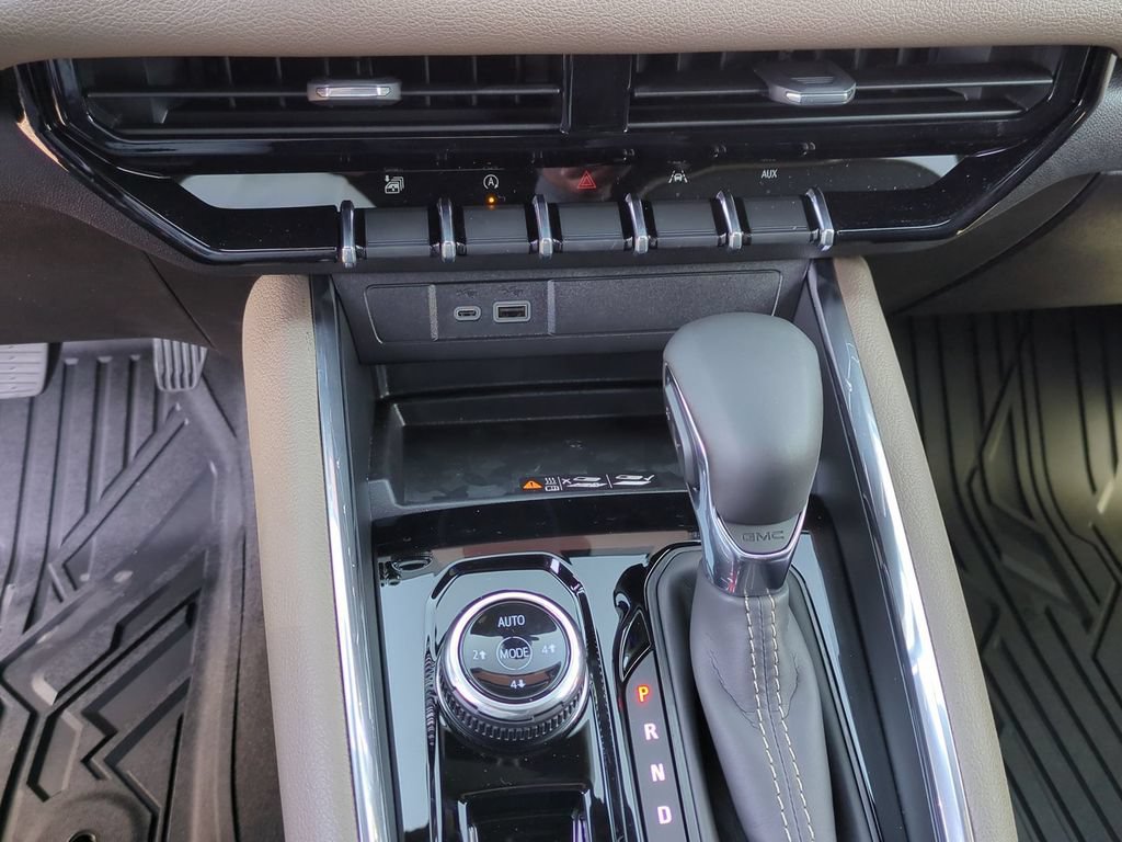 New 2026 GMC Canyon Denali w/ LPO, Denali Black Edition AWD/4WD image 16