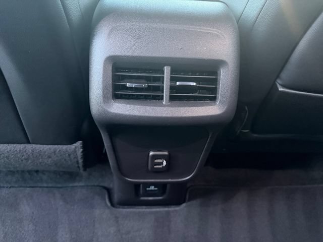 Used 2024 GMC Terrain SLT AWD/4WD image 19