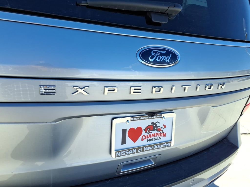 Used 2024 Ford Expedition XLT image 10