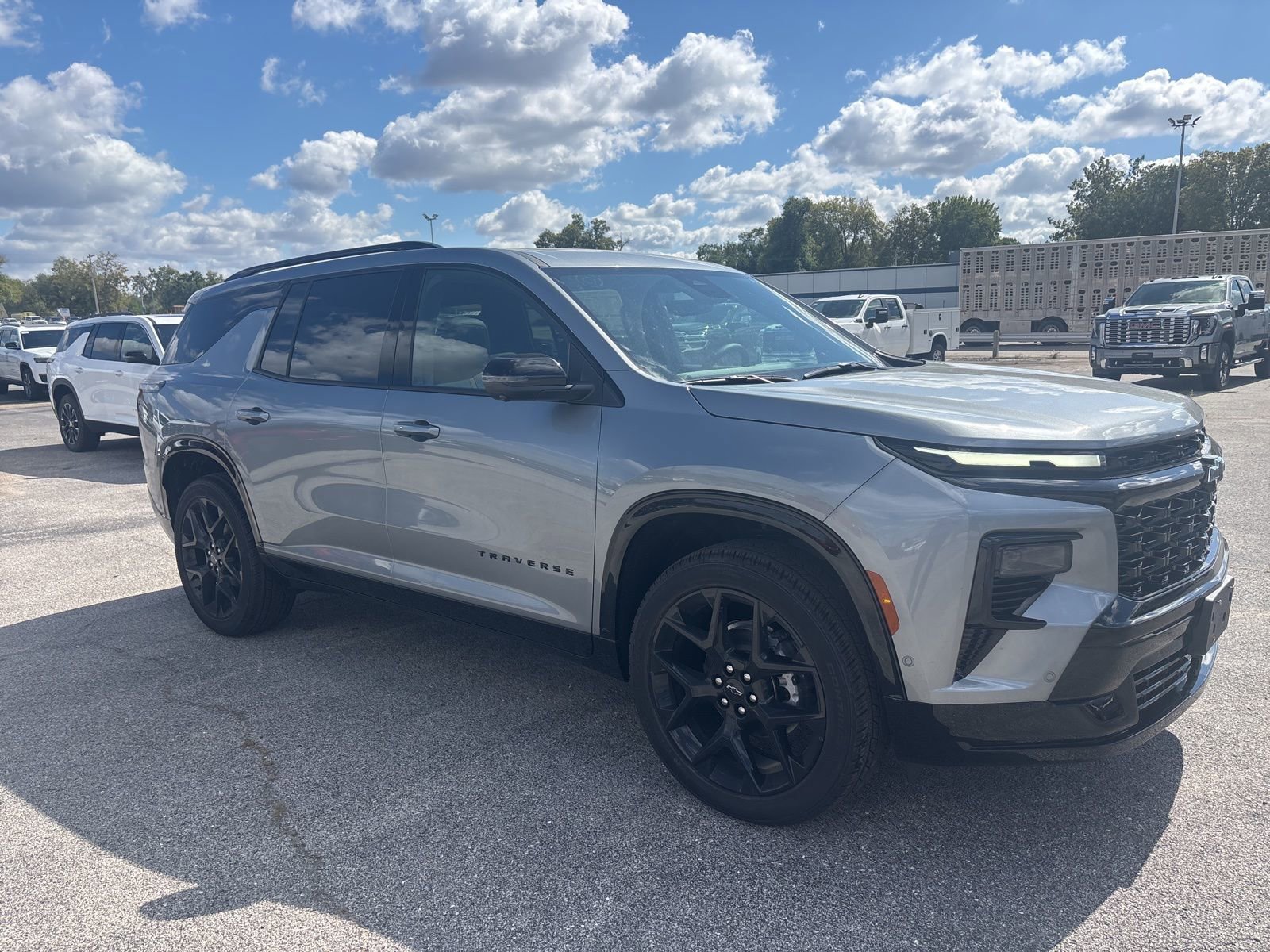 New 2026 Chevrolet Traverse RS w/ LPO, Floor Liner Package image 7