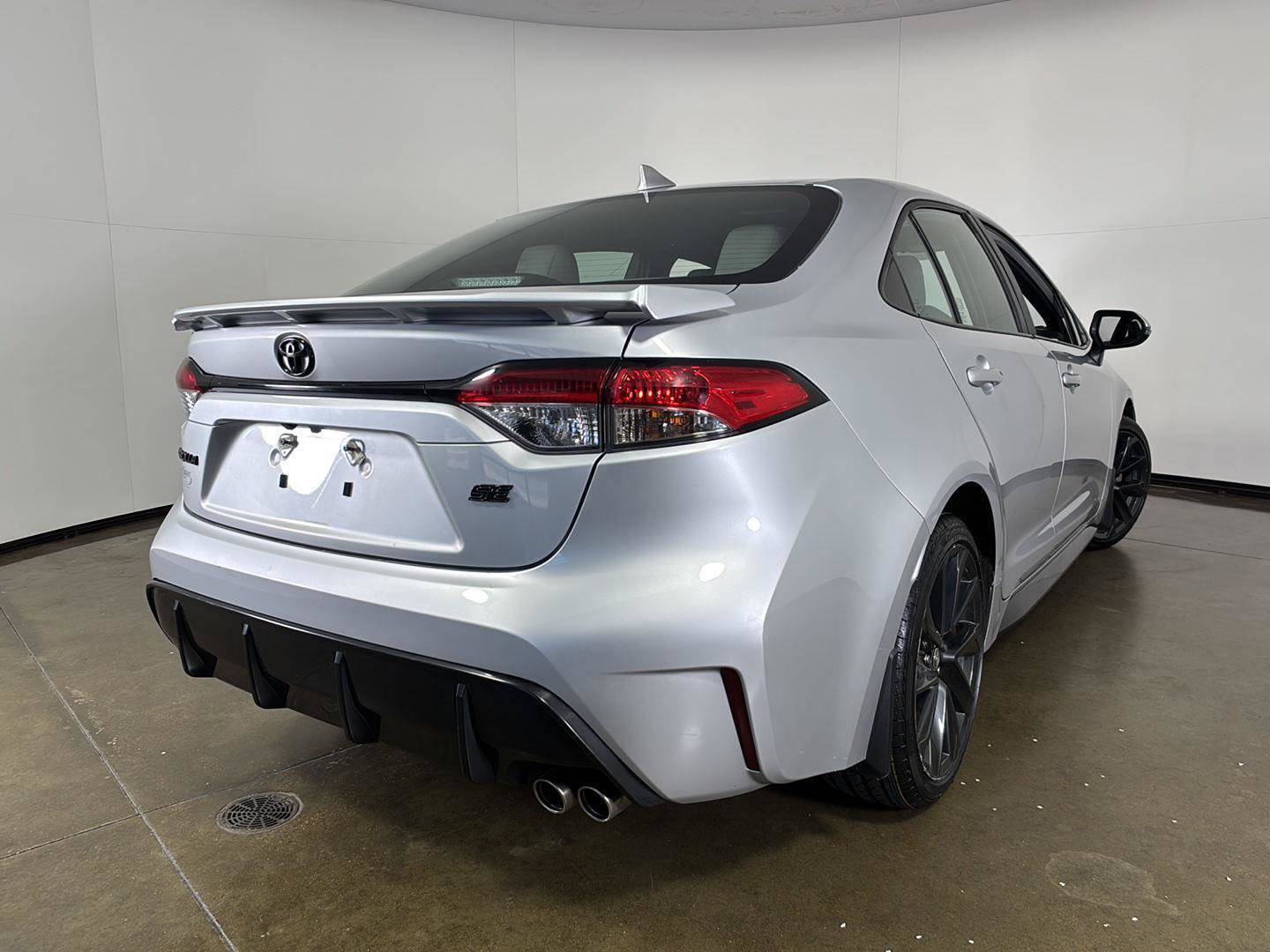 Used 2023 Toyota Corolla SE FWD image 11