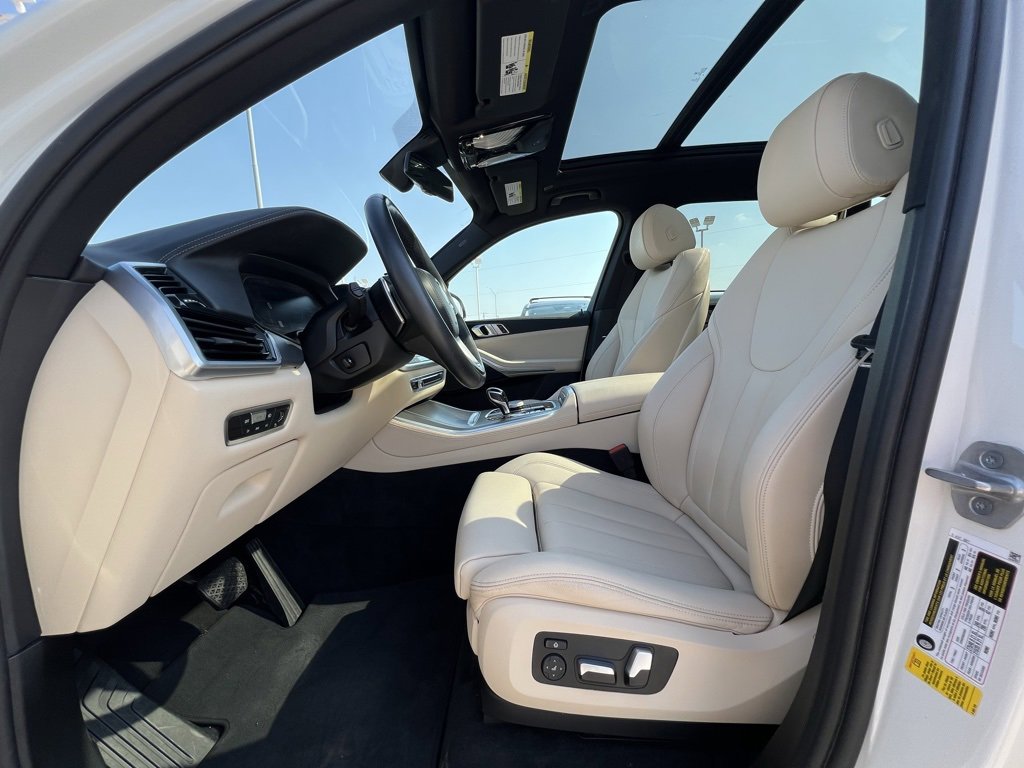 Used 2022 BMW X5 sDrive40i w/ Parking Assistance Package image 23