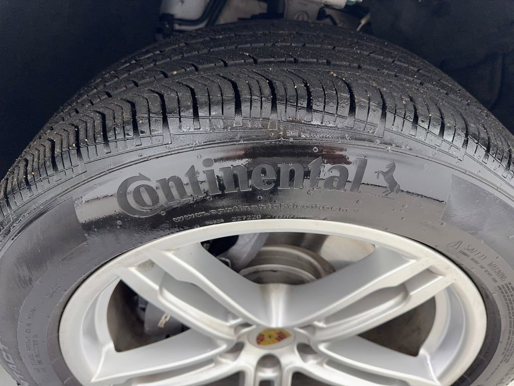 Used 2025 Porsche Macan Turbo image 80