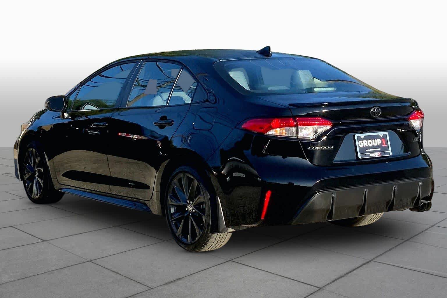 Used 2026 Toyota Corolla SE FWD image 12