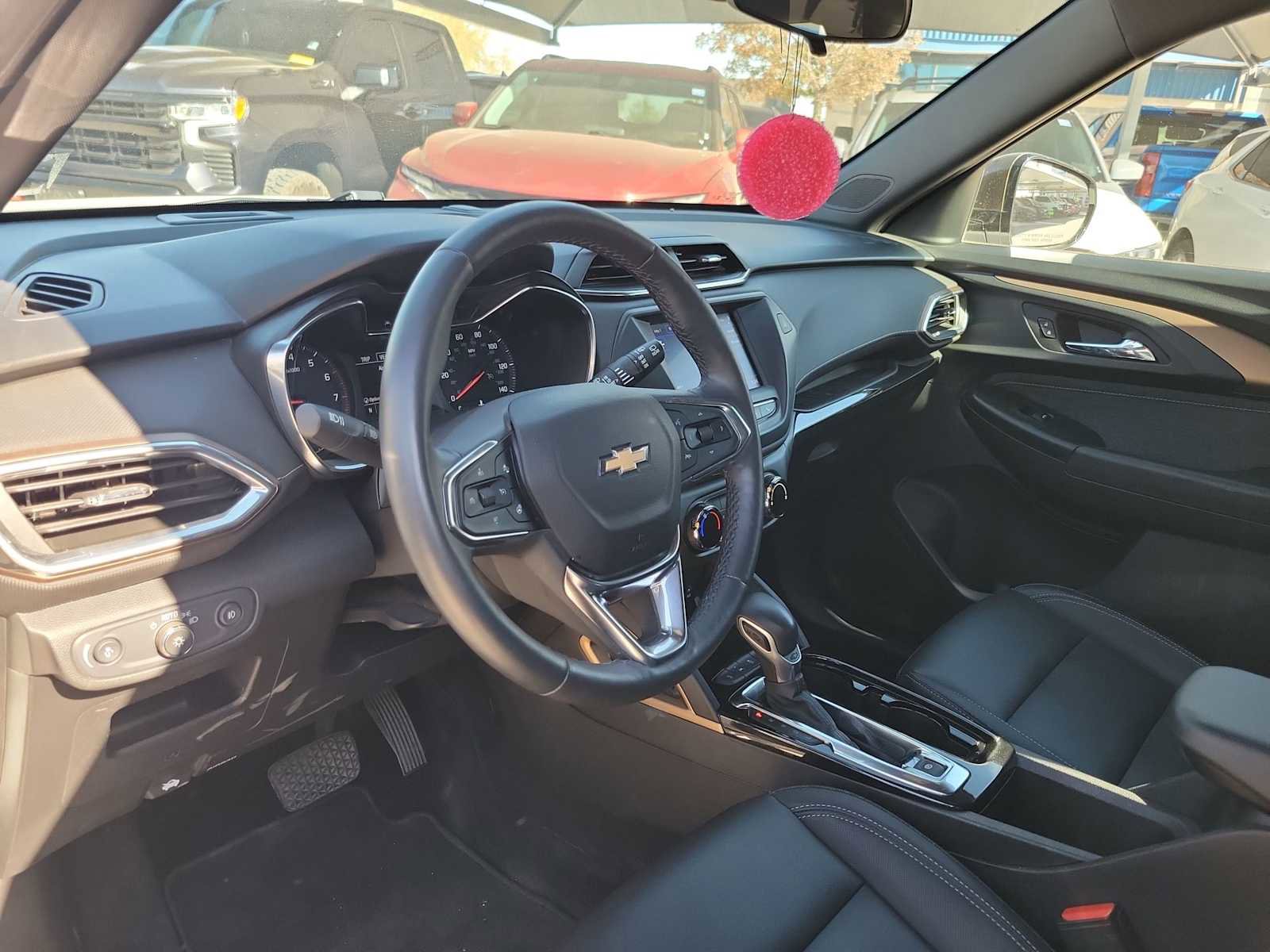 Used 2022 Chevrolet TrailBlazer ACTIV image 2