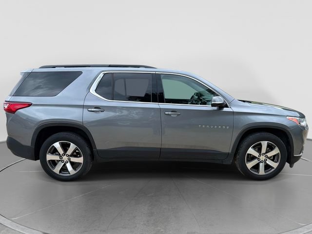 Used 2020 Chevrolet Traverse LT w/ LT Premium Package AWD/4WD image 2