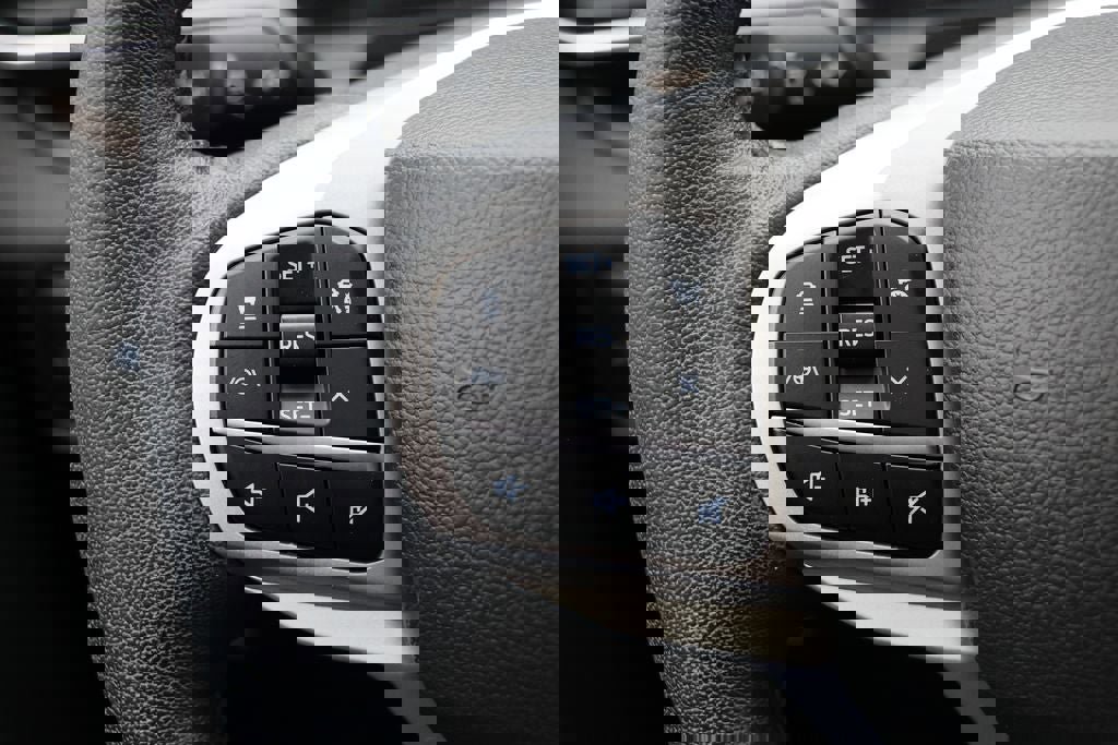 Used 2022 Ford Explorer Limited w/ Equipment Group 301A image 22