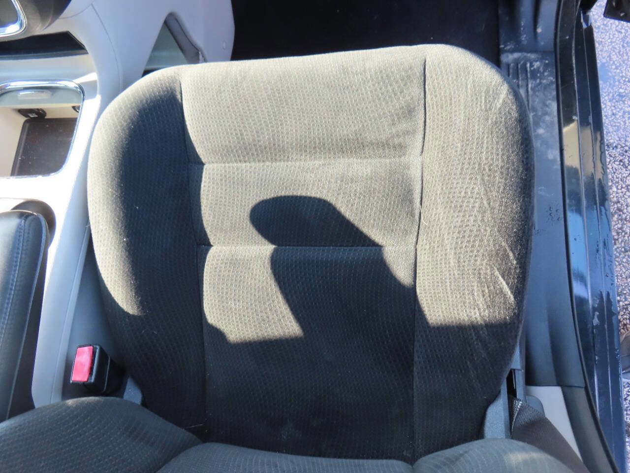 Used 2016 Dodge Grand Caravan SXT image 39