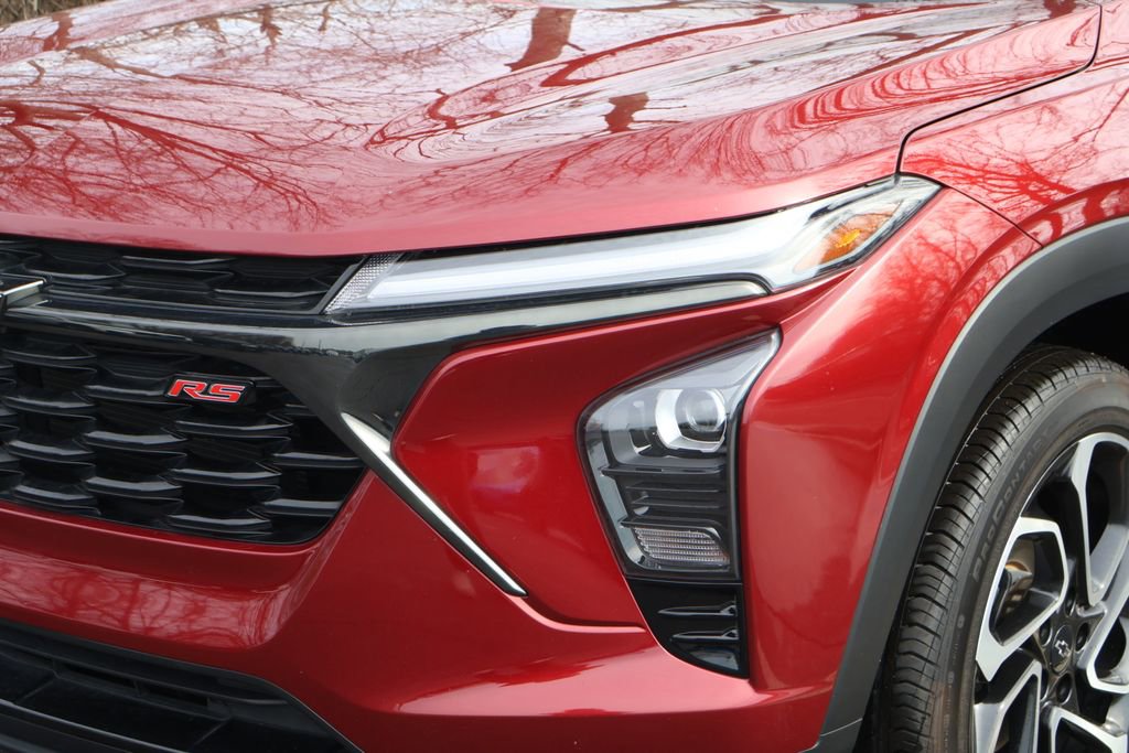 Certified 2024 Chevrolet Trax RS w/ Sunroof Package image 4