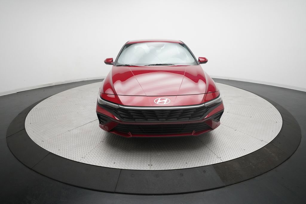 Used 2024 Hyundai Elantra Blue image 11