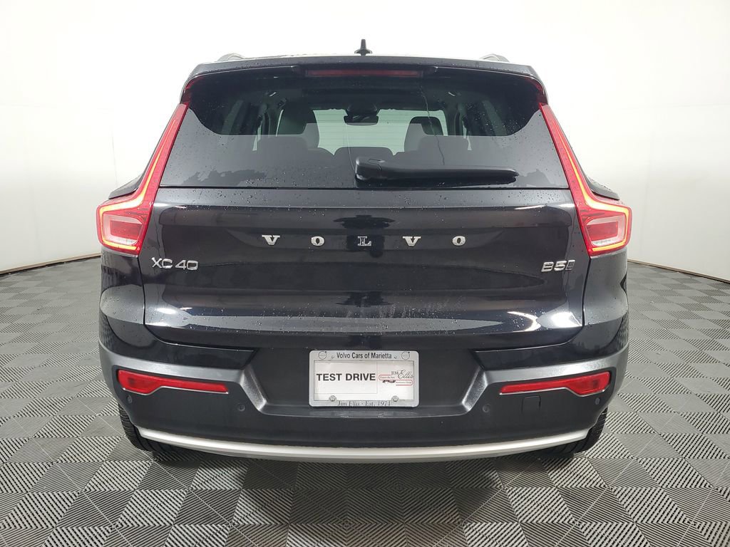 Certified 2023 Volvo XC40 B5 Plus w/ Protection Package Premier AWD/4WD image 7