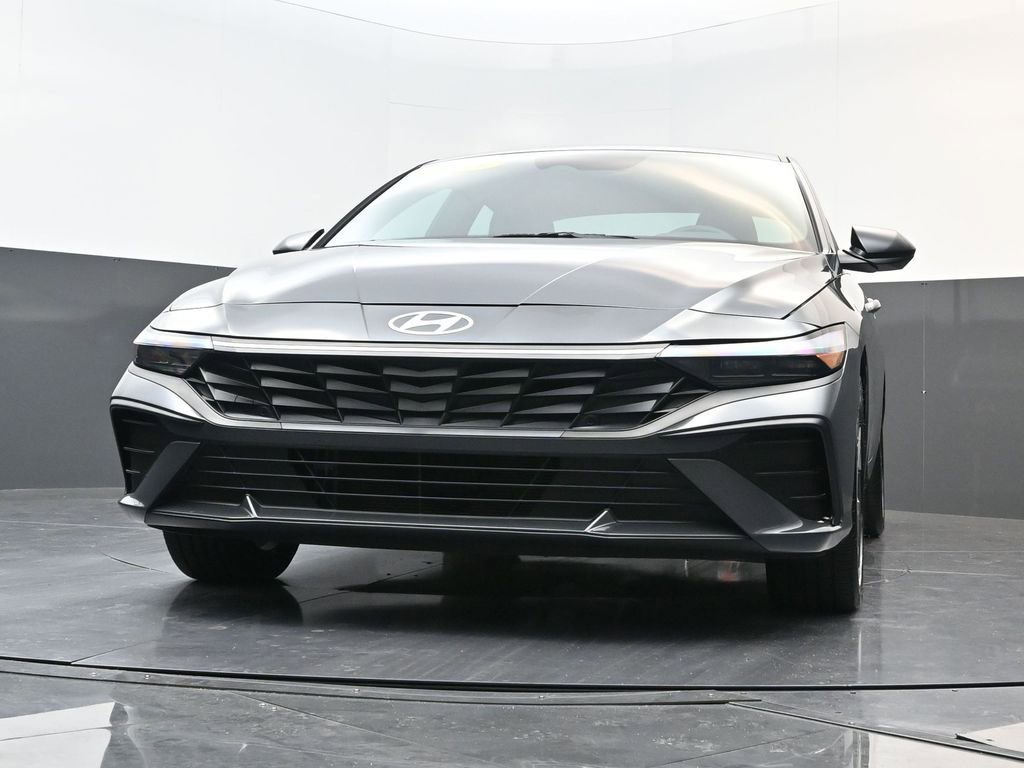 Certified 2025 Hyundai Elantra SEL image 27