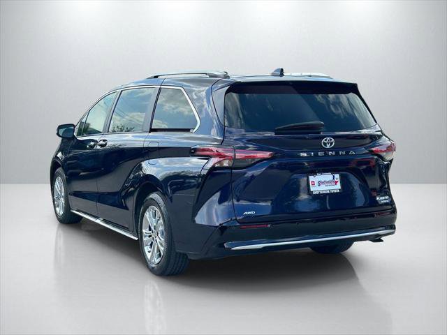 Certified 2024 Toyota Sienna Platinum image 7