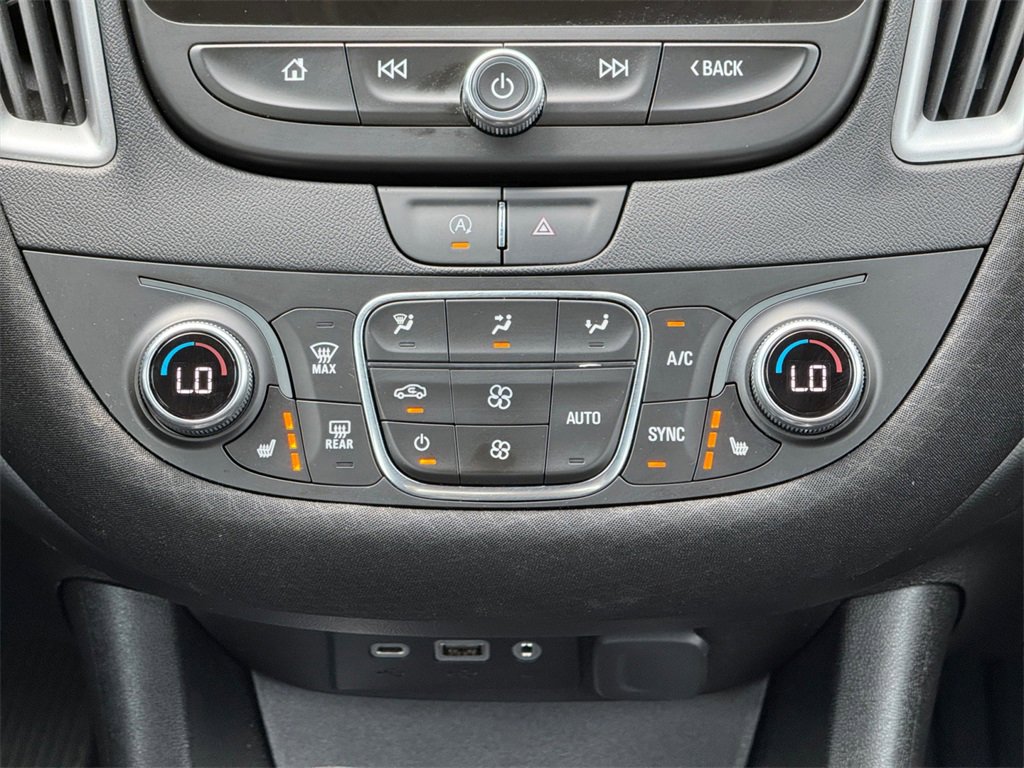 Used 2022 Chevrolet Malibu LT image 27