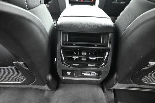 Used 2024 Jeep Grand Cherokee Altitude AWD/4WD image 27