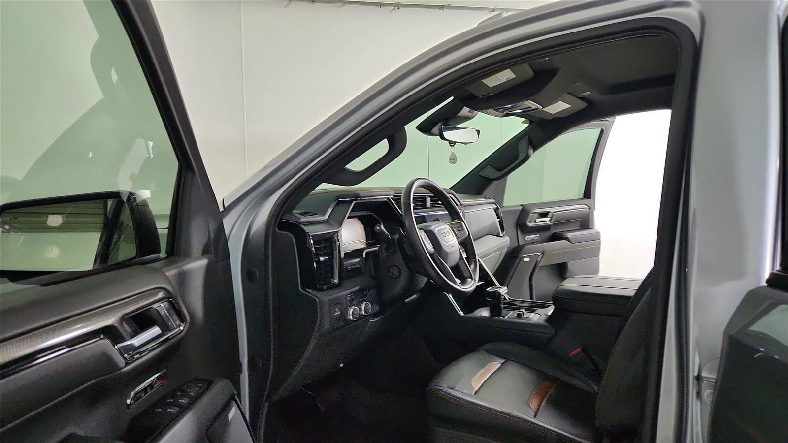 Used 2023 GMC Sierra 1500 AT4 w/ Technology Package image 16