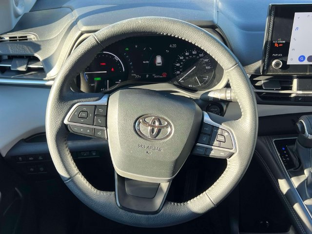 Certified 2025 Toyota Sienna XLE w/ XLE Plus Package FWD image 17
