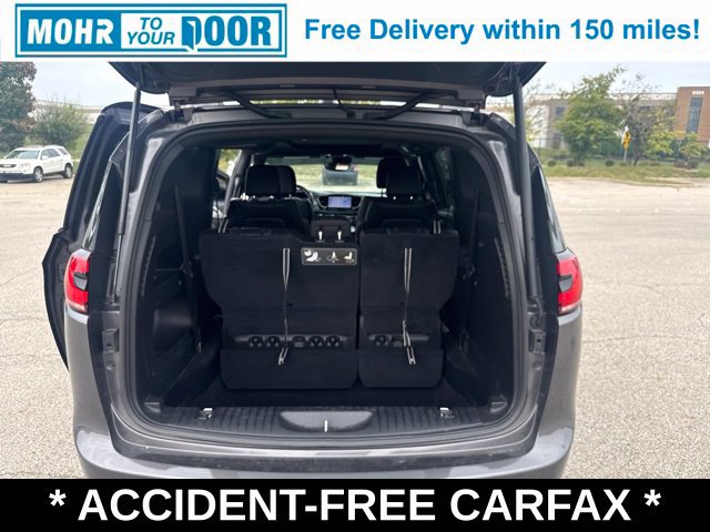 Used 2021 Chrysler Pacifica Touring-L w/ Premium & Safety Sphere Group FWD image 14