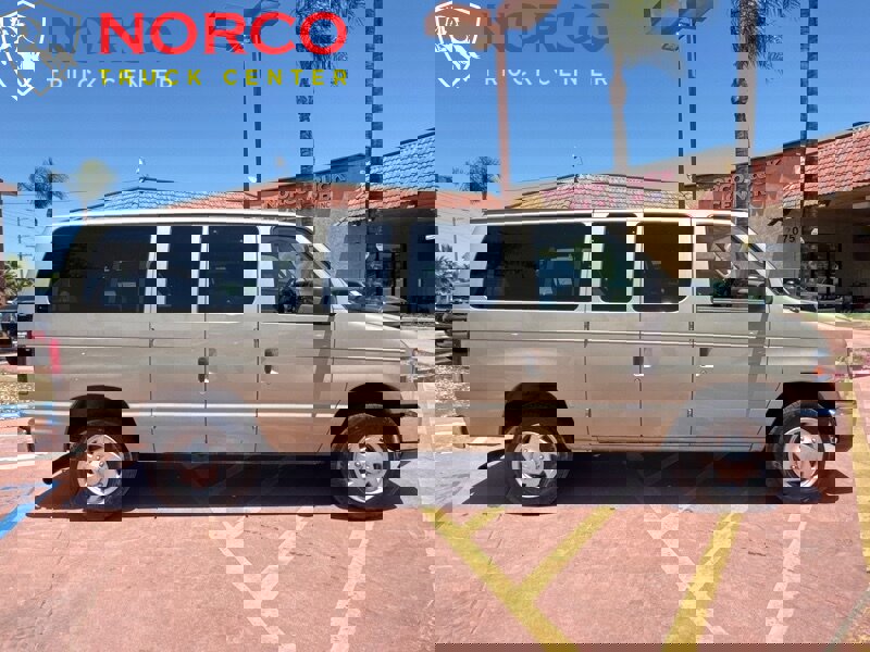 Used 2013 Ford E-350 and Econoline 350 XLT image 1