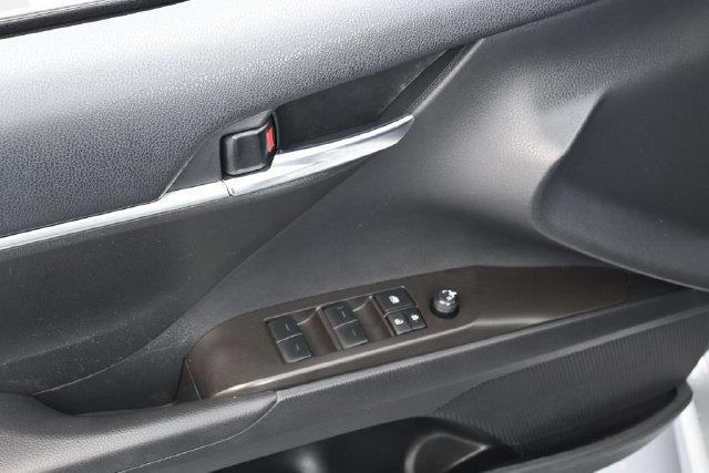 Used 2023 Toyota Camry SE FWD image 12
